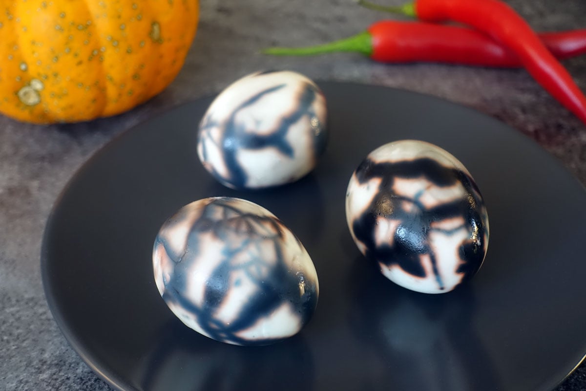 Deviled eggs gefüllte Eier als Halloween Rezept